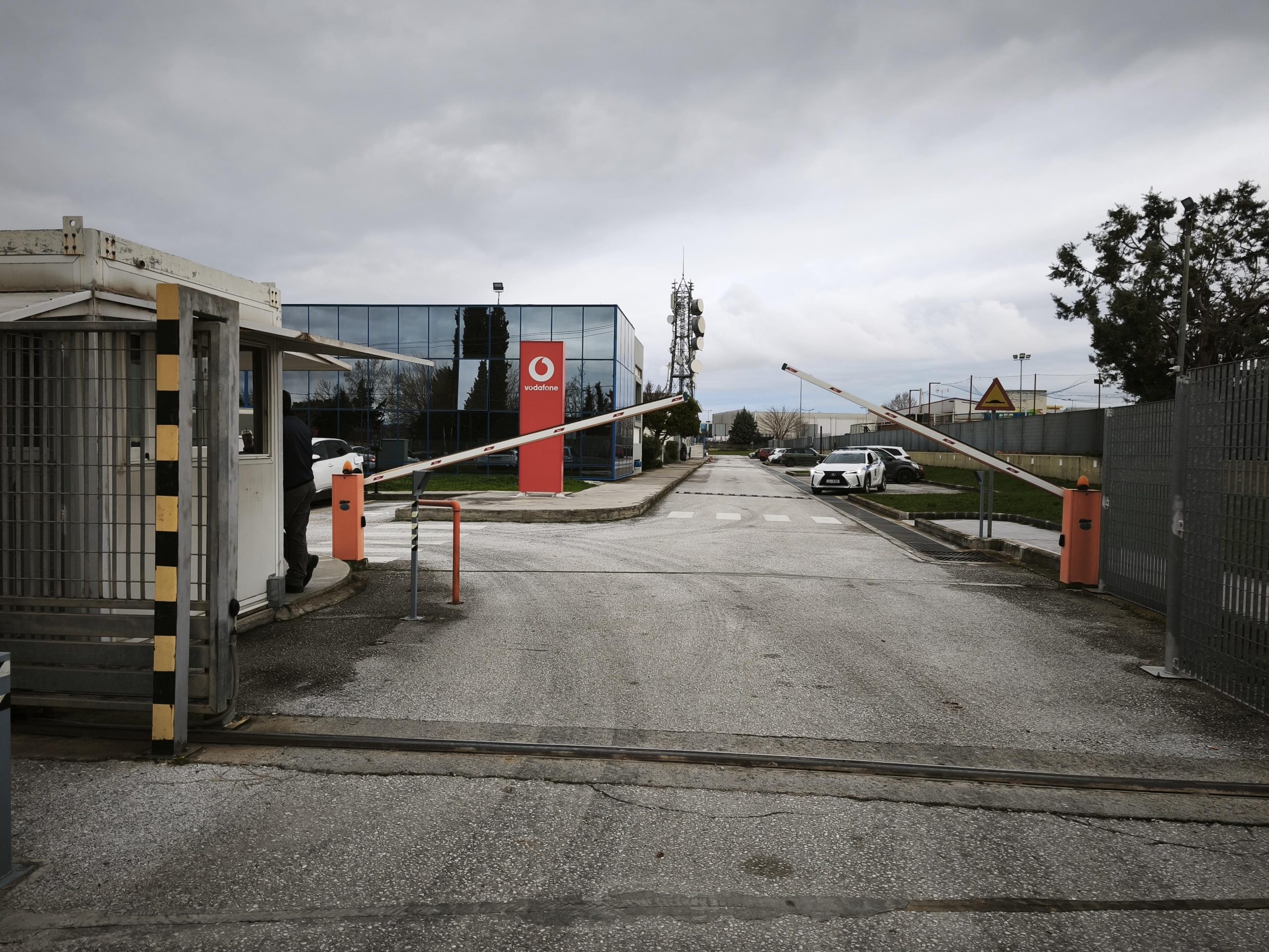 Συγκέντρωση ενάντια στην απόλυση εργαζόμενης στη Vodafone